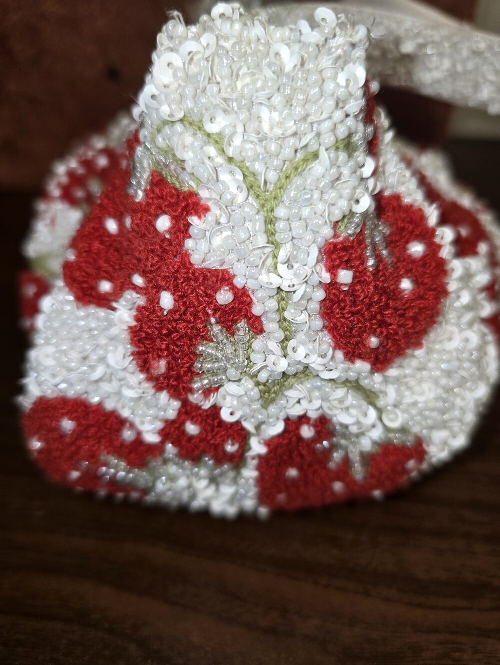 Viral Handcrafted Strawberry Beaded Shoulder Bag Purse Cottagecore NWT - Picture 2 of 14